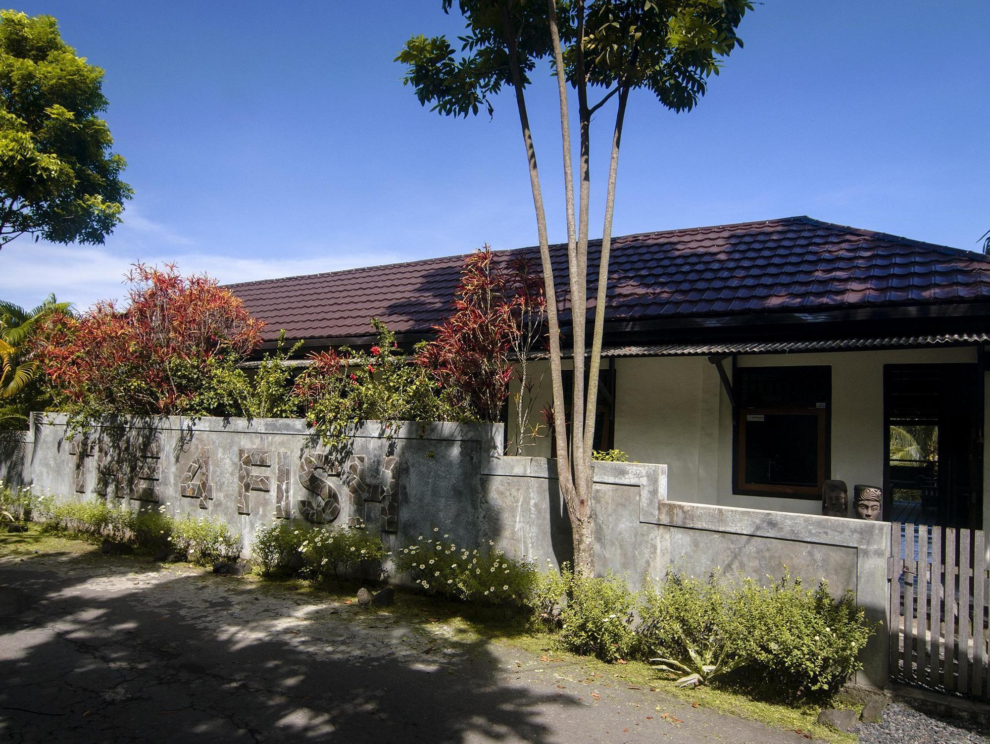 Guesthouse The 4 Fish Manado Exterior foto